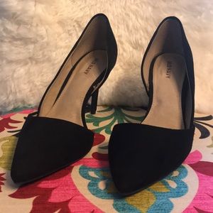 🚨CLEAR OUT! Black pointy toed heels